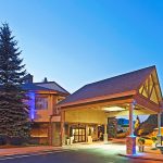 Holiday Inn Express Blowing Rock South exterior at dusk