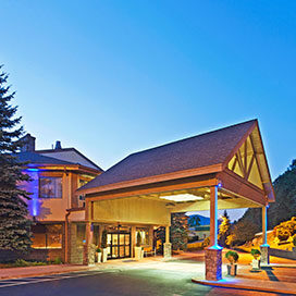 exterior of Holiday Inn Express Blowing Rock South